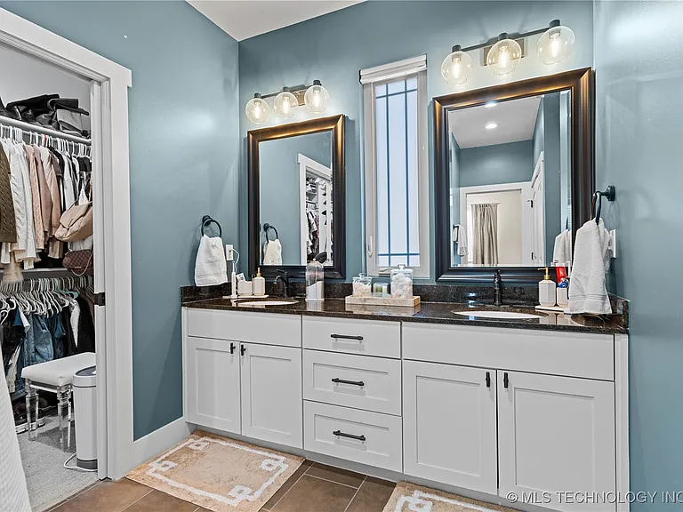 1407 S Saint Louis Ave #B — Photo 22