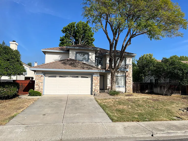 102 Windmill Ct — Photo 1