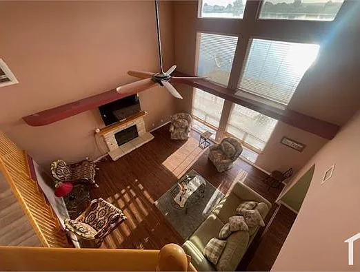 3 bed, 2008 sqft, $2,900 — Photo 2