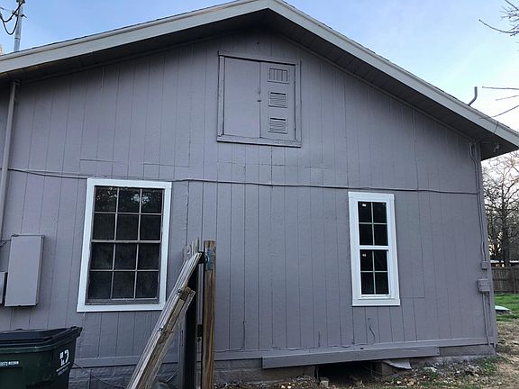 3rd image of 194 Suzanne Dr
