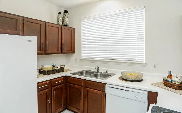 Tuscany Apartments — Photo 27
