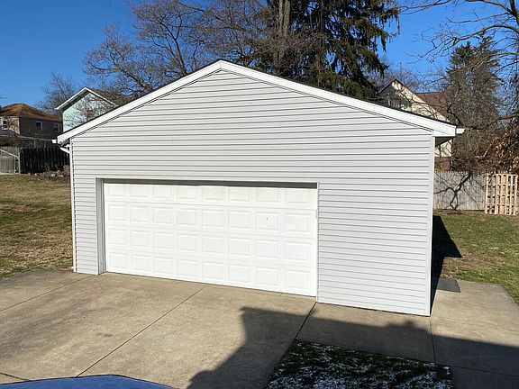 2nd image of 1915 31st St NW