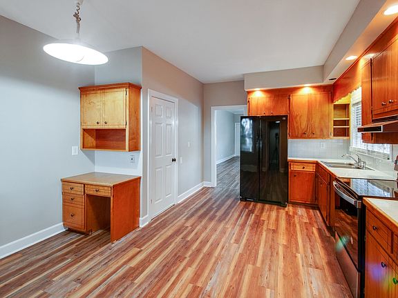 4th image of 2803 Westmoreland Dr