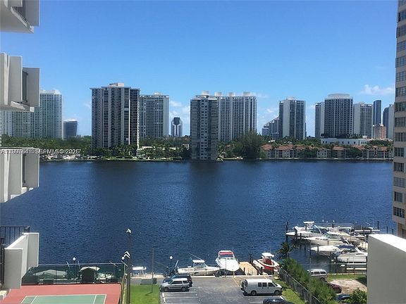 3rd image of 2750 NE 183rd St APT 801