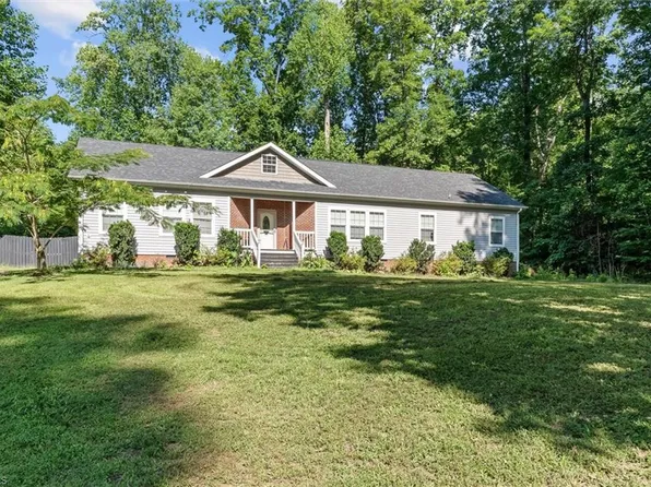 6324 Garden Ct, Pleasant Garden, NC 27313