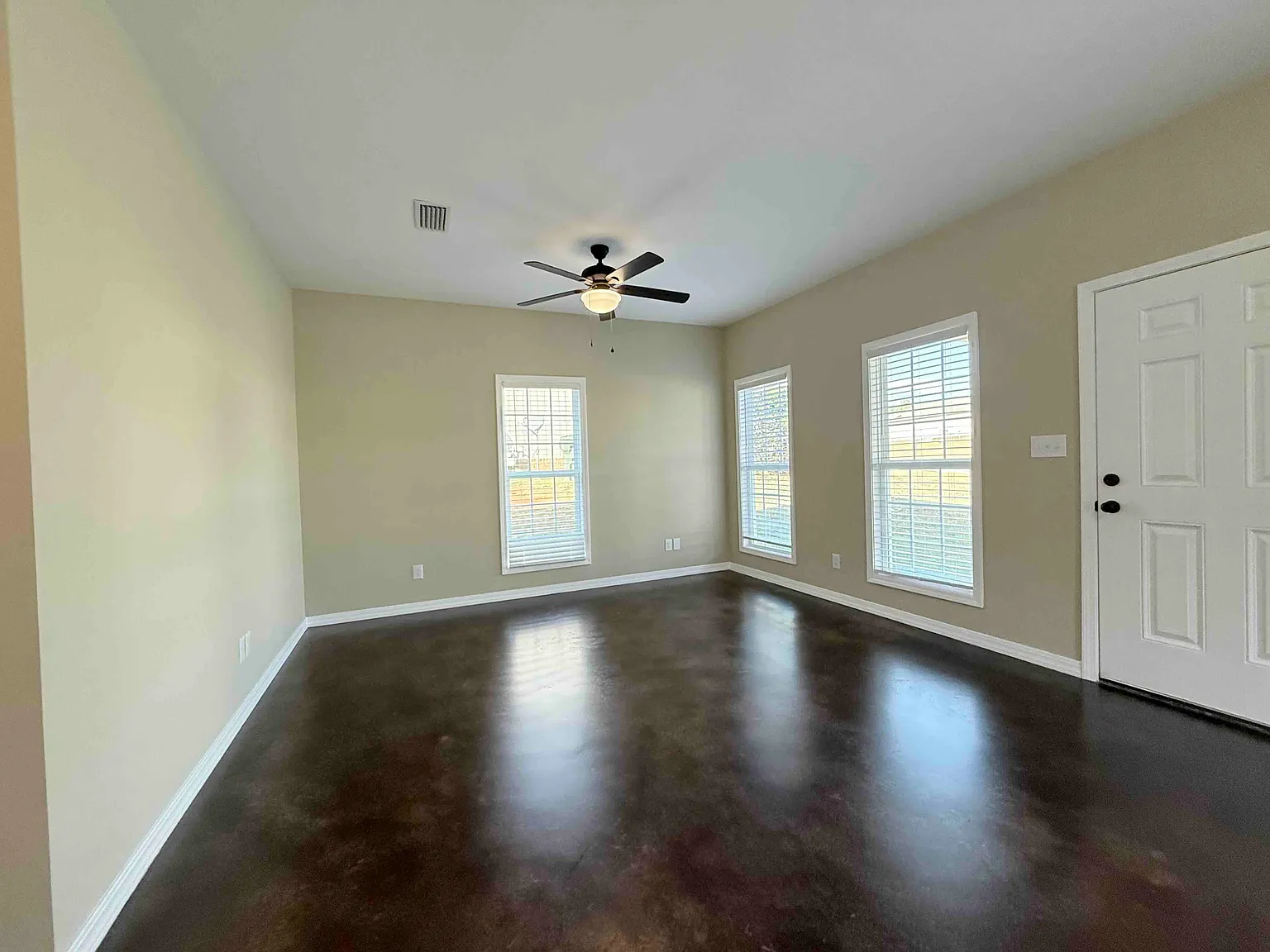 Available Mid September!! 3 Bedroom / 2 Bath In Spanish Fort! — Photo 2