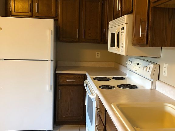 3rd image of 3608 S Gateway Blvd APT 101