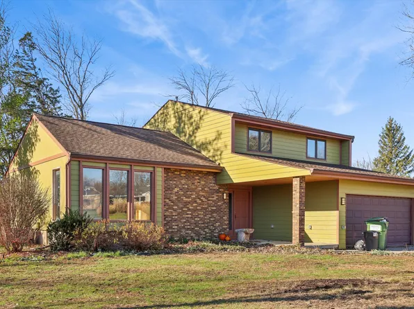 5301 Valley Rd, Ames, IA 50014