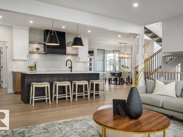 4640 Chegwin Wynd SW, Edmonton, AB T6W 4M6