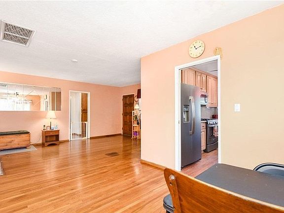 3rd image of 3454 Woodruff Ave