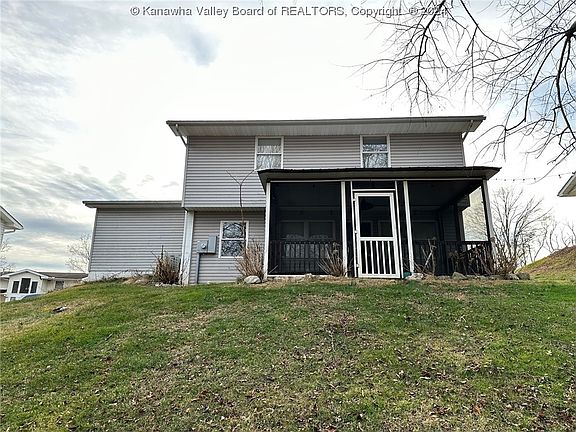 3rd image of 250 Brenda Ln