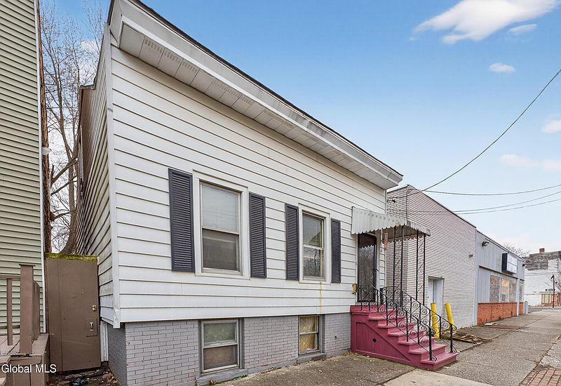 2nd image of 12 Quail Street