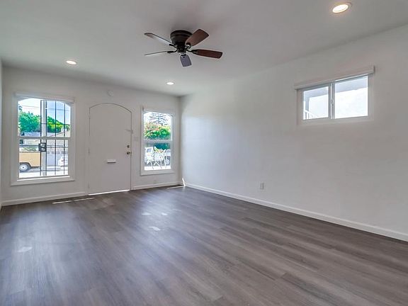 3rd image of 6035 La Jolla Hermosa Ave