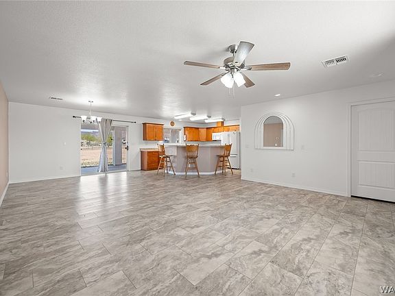 3rd image of 3411 W Carmichael Rd