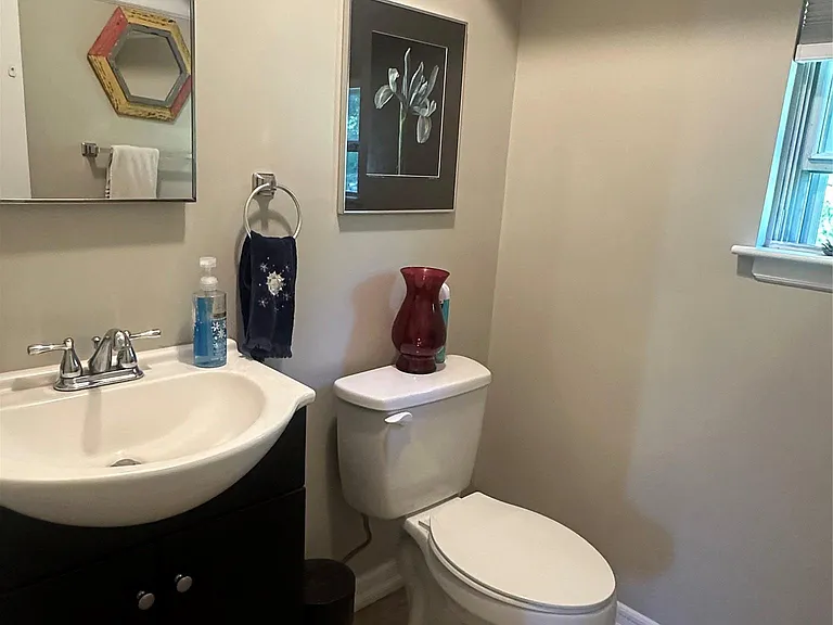 121 Villagegreen Ct — Photo 11