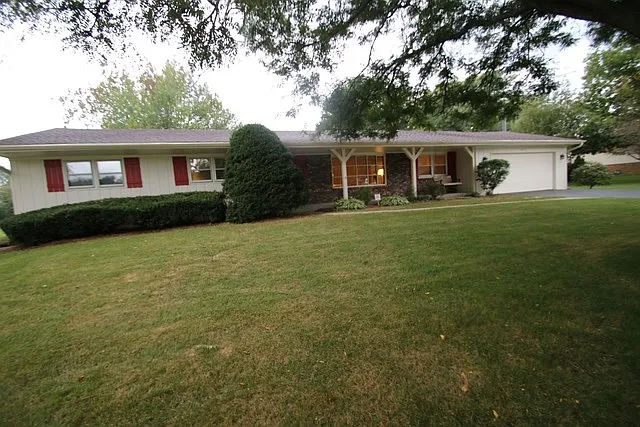 8131 Clockview Rd photo 1