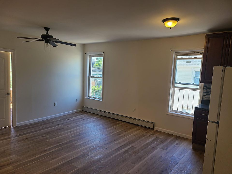 2nd image of 2874 Briggs Ave #C