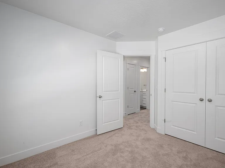 277 W 1150 N — Photo 12