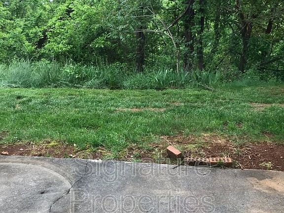 5th image of 131 Southampton Dr