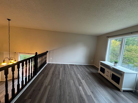 4th image of 1500 147th Ave NW