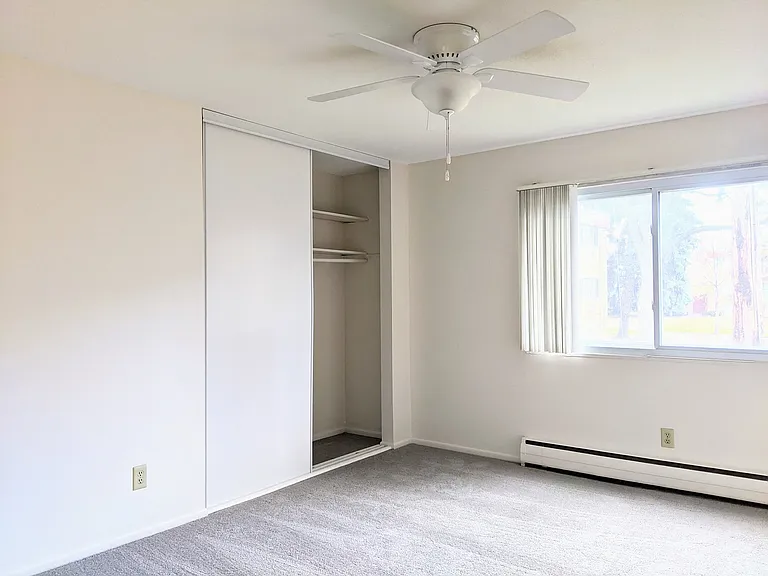 Seasons Park Apartments — Photo 17