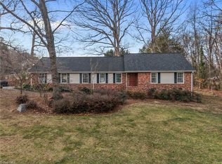 404 Hassellwood Dr, Jamestown, NC 27282