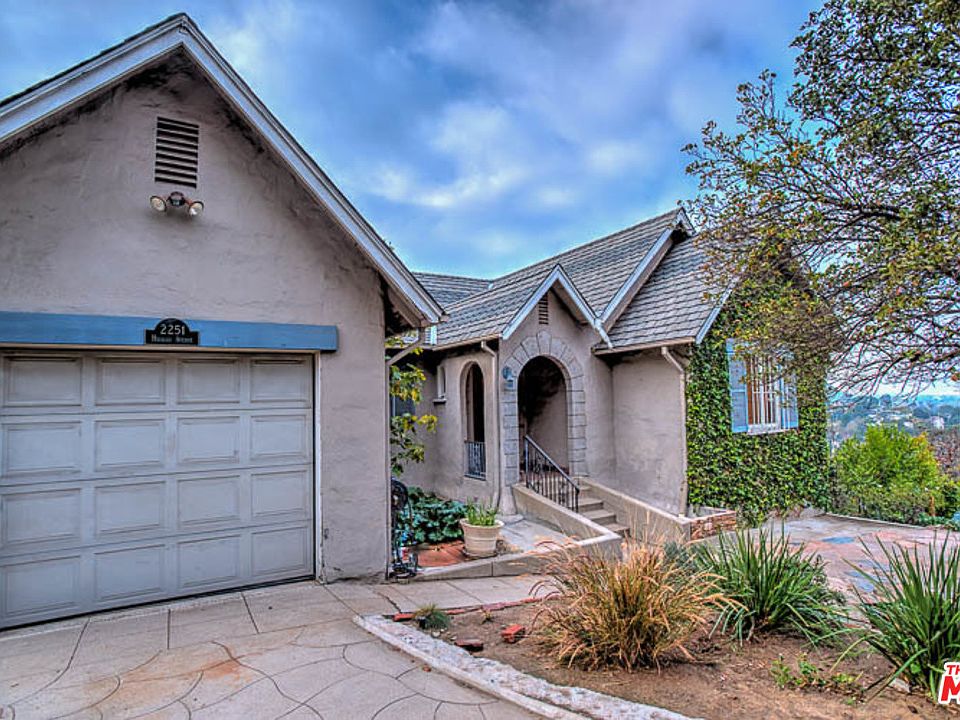 1st image of 2251 Hidalgo Ave