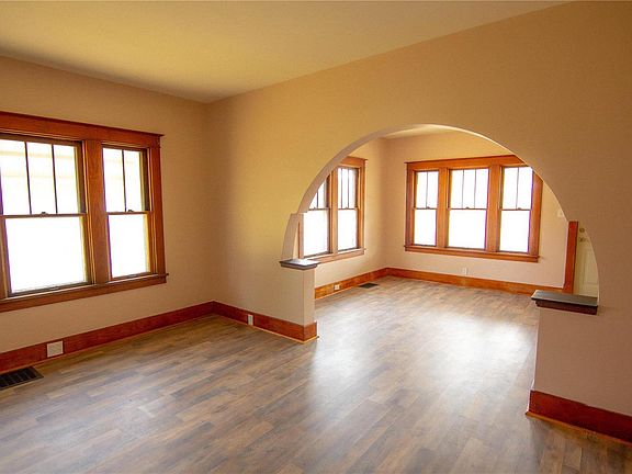 3rd image of 212 Bowman Ave