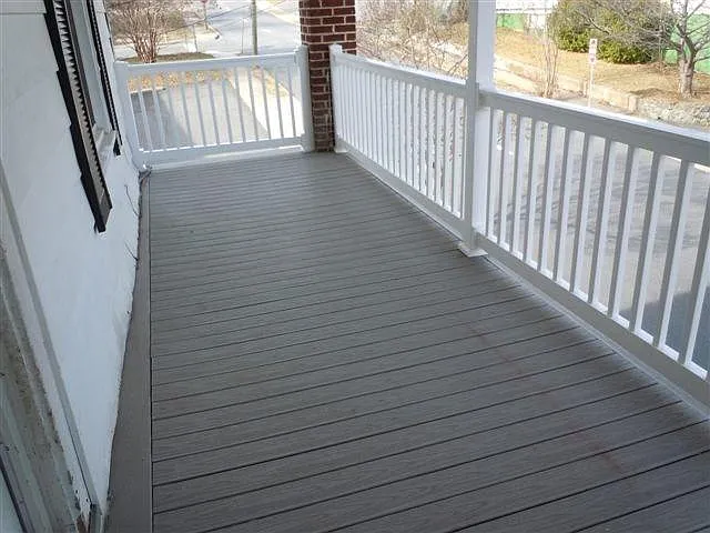 balcony/porch