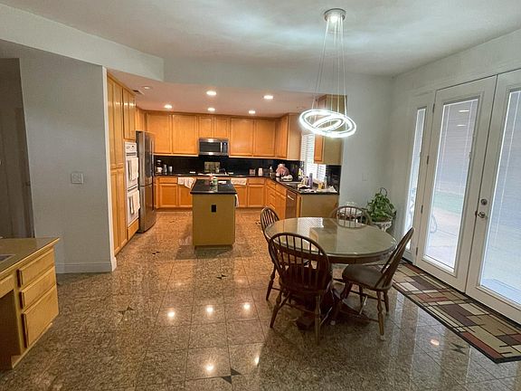 5th image of 7058 Heartland Way