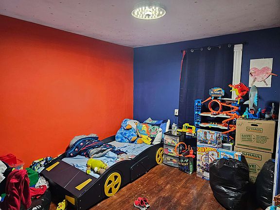 3rd image of 61 Trafford St #1