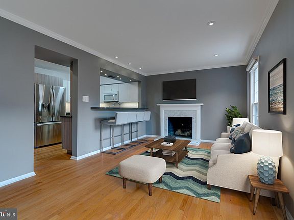 2nd image of 2506 S Arlington Mill Dr #5