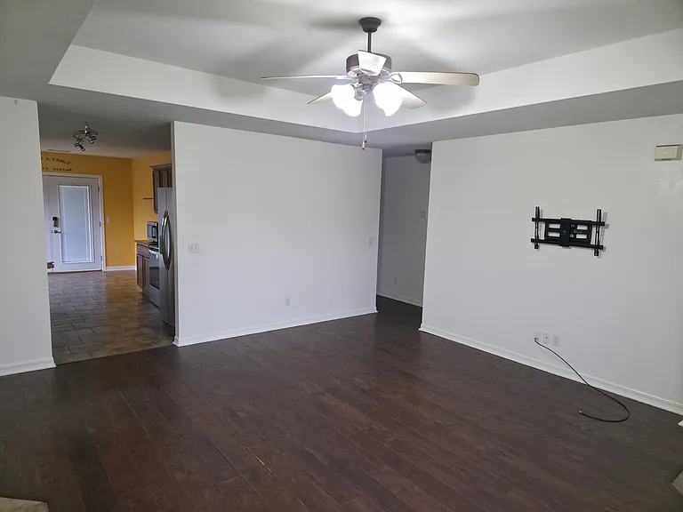 81 N Sable St — Photo 15