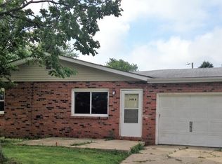 1405 Fairfax Dr, Champaign, IL