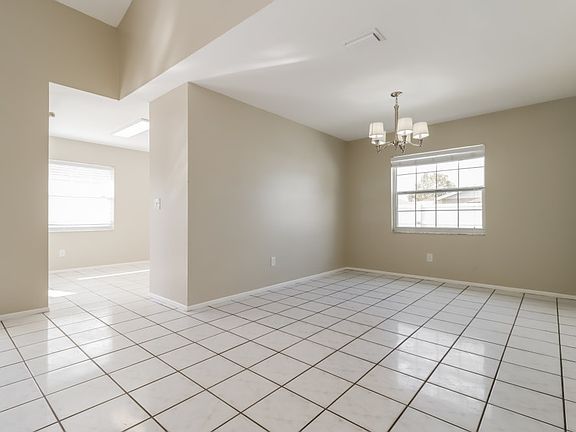 3rd image of 9512 Drakemill Ct