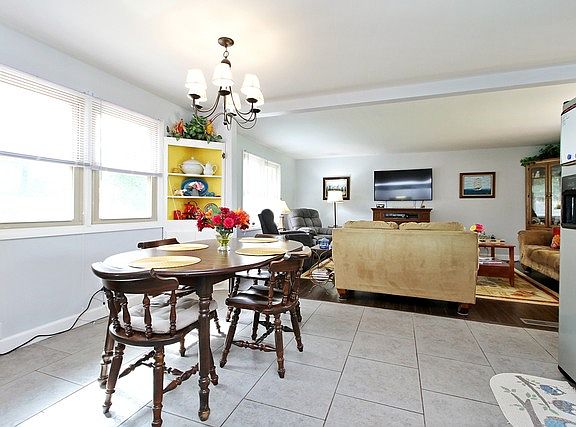 5th image of 1450 Cardinal Dr