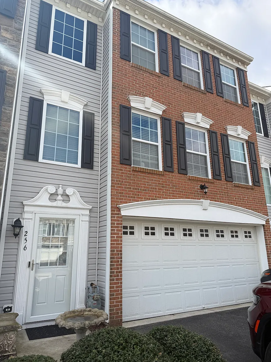 256 Grace Manor Dr photo 1