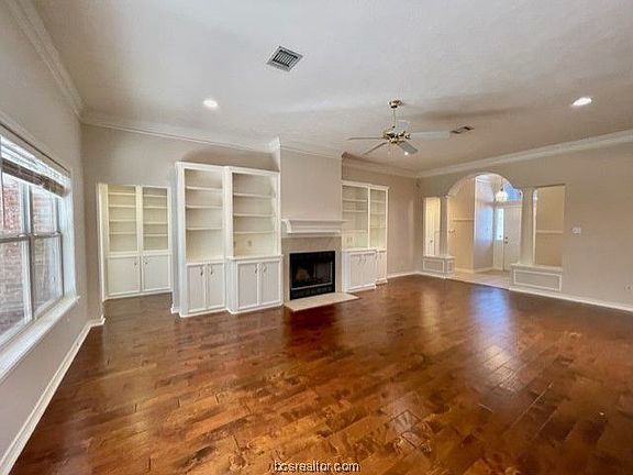 3rd image of 329 Bernburg Ln