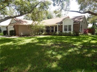 939 Valley View Cir, Palm Harbor, FL 34684