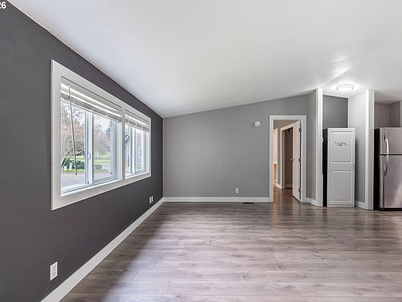 4th image of 305 Scott Hill Rd