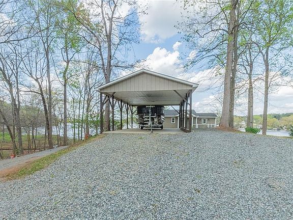 4th image of 362 Hillview Dr