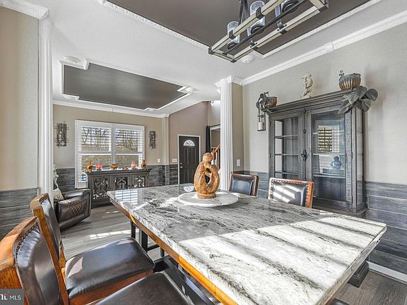 5th image of 211 Byfield Rd