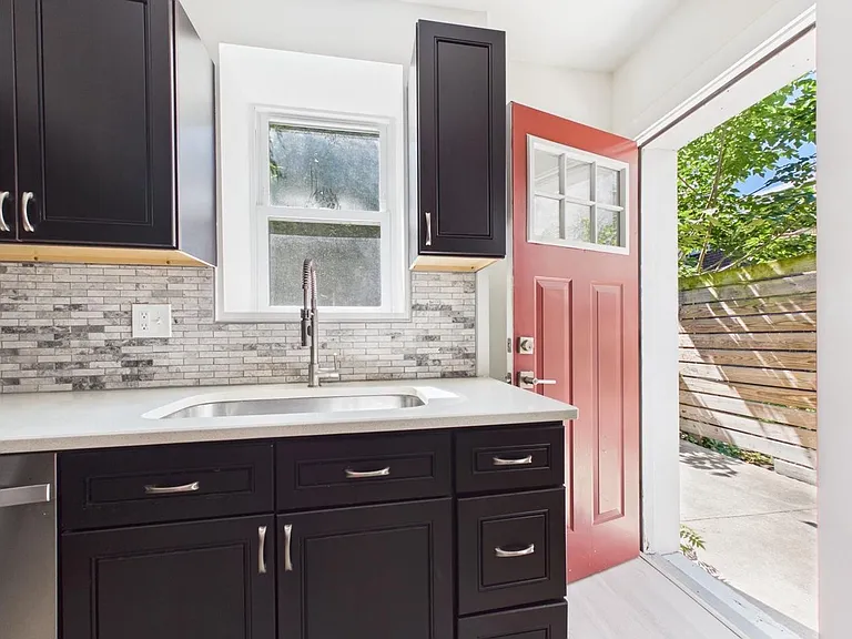 1865 Frankford Ave — Photo 11
