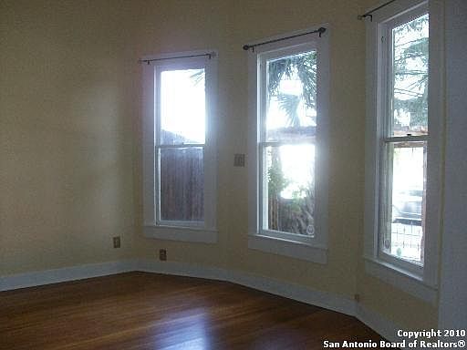2nd image of 1015 S Presa St #1