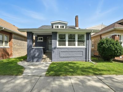 7943 S Bennett Ave, Chicago, IL, 60617