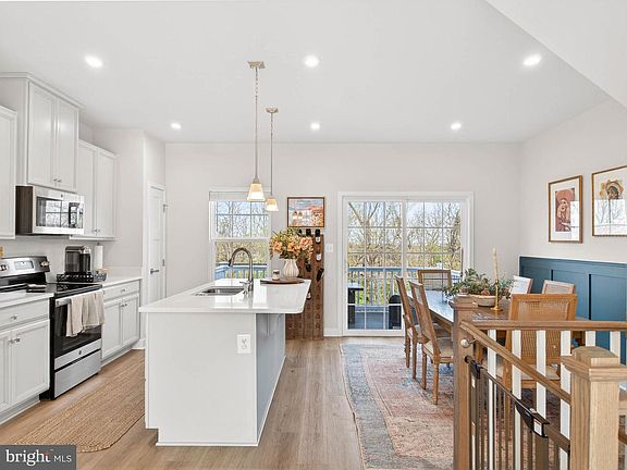 5th image of 1724 Scenic Loop