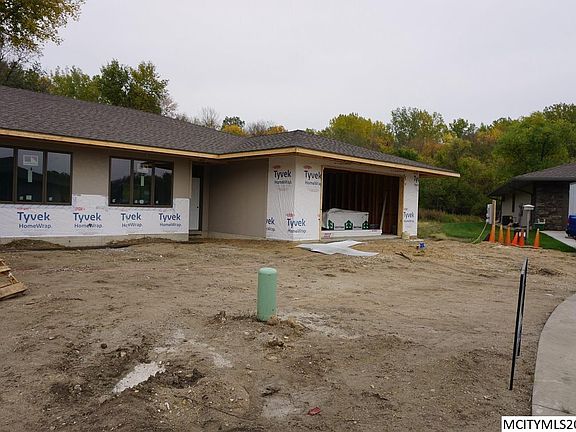 4th image of 530 River Bend Ct