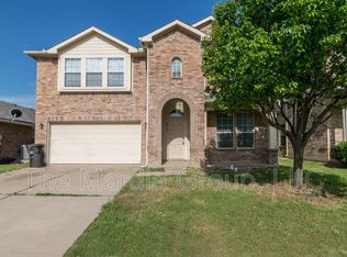 8512 Prairie Wind Trl, Fort Worth, TX 76134