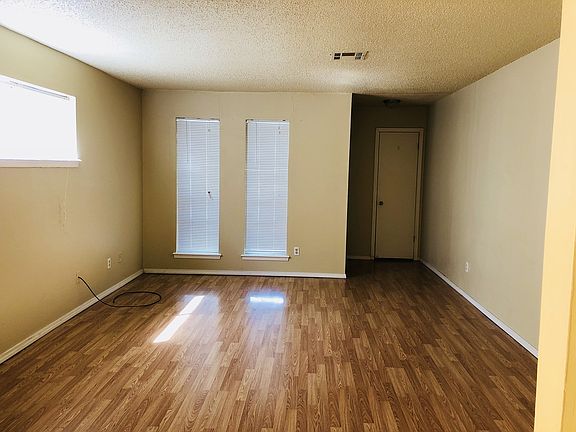 3rd image of 1006 SW 97th St