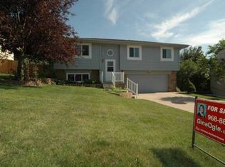 2311 Willow Cir, Bellevue, NE 68123